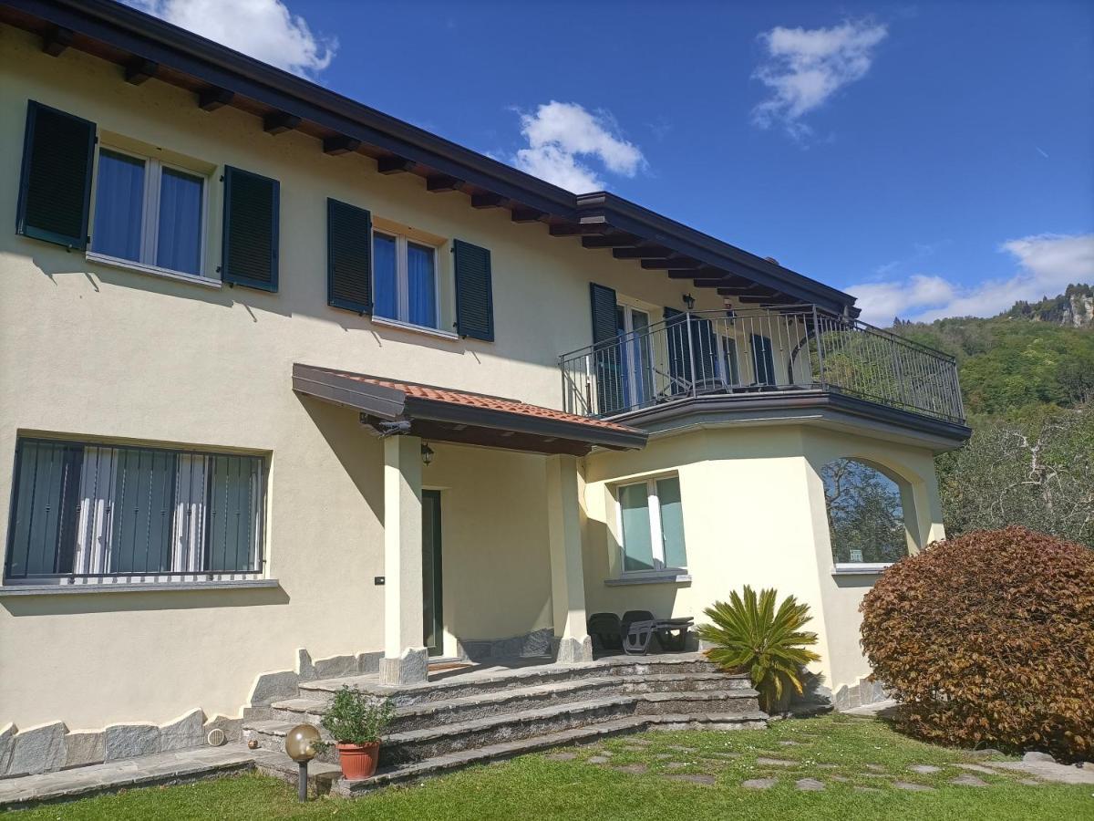 Casa Delle Olive 1 Lägenhet Oliveto Lario Exteriör bild